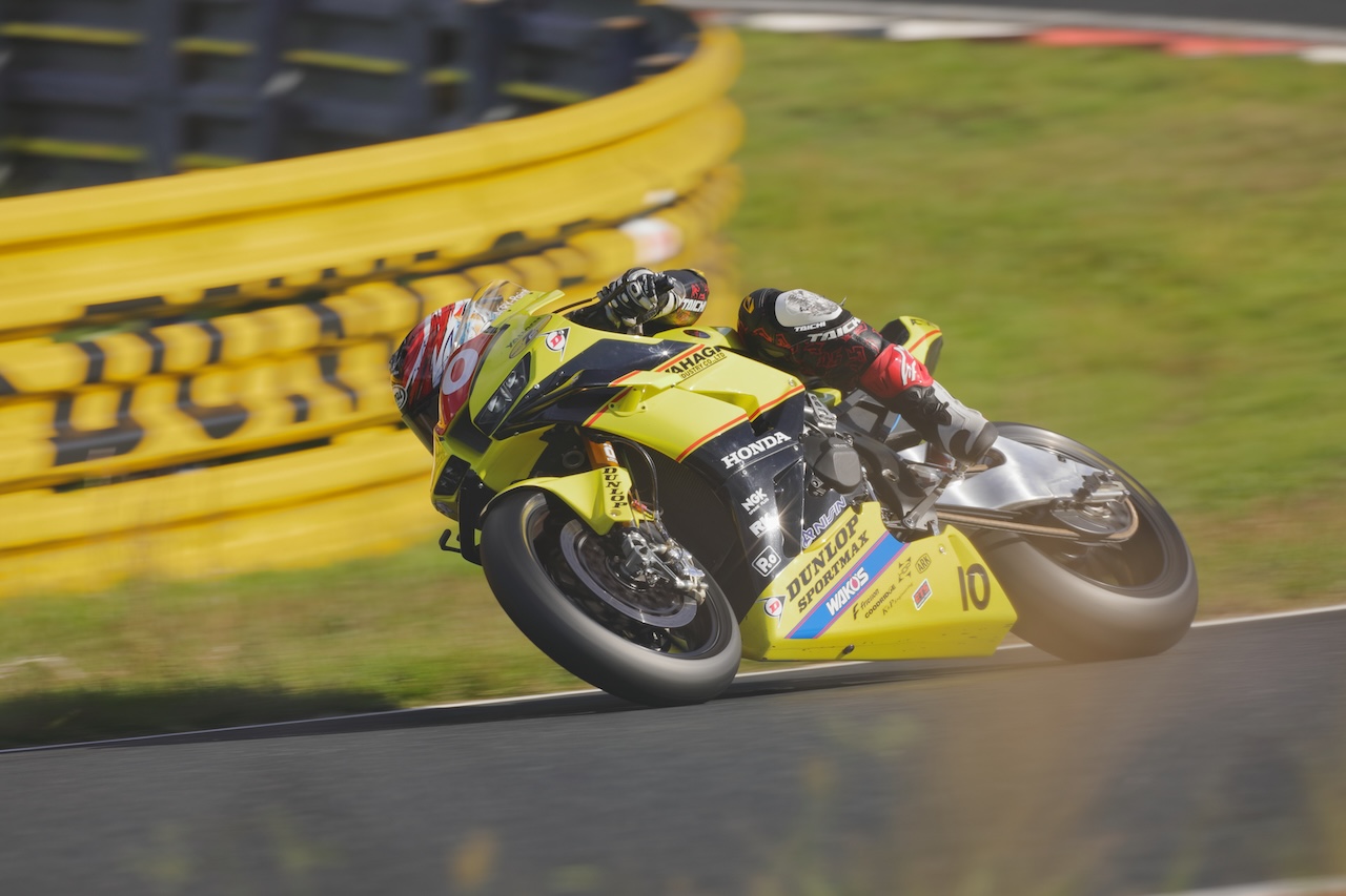 2025MFJ全日本ロードレース第６戦　スーパーバイクレース㏌岡山　サポートチームが大活躍！