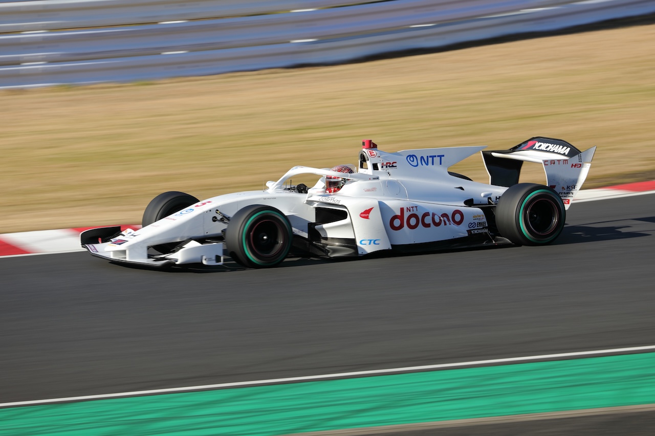 DOCOMO TEAM DANDELION RACING #５牧野 任祐