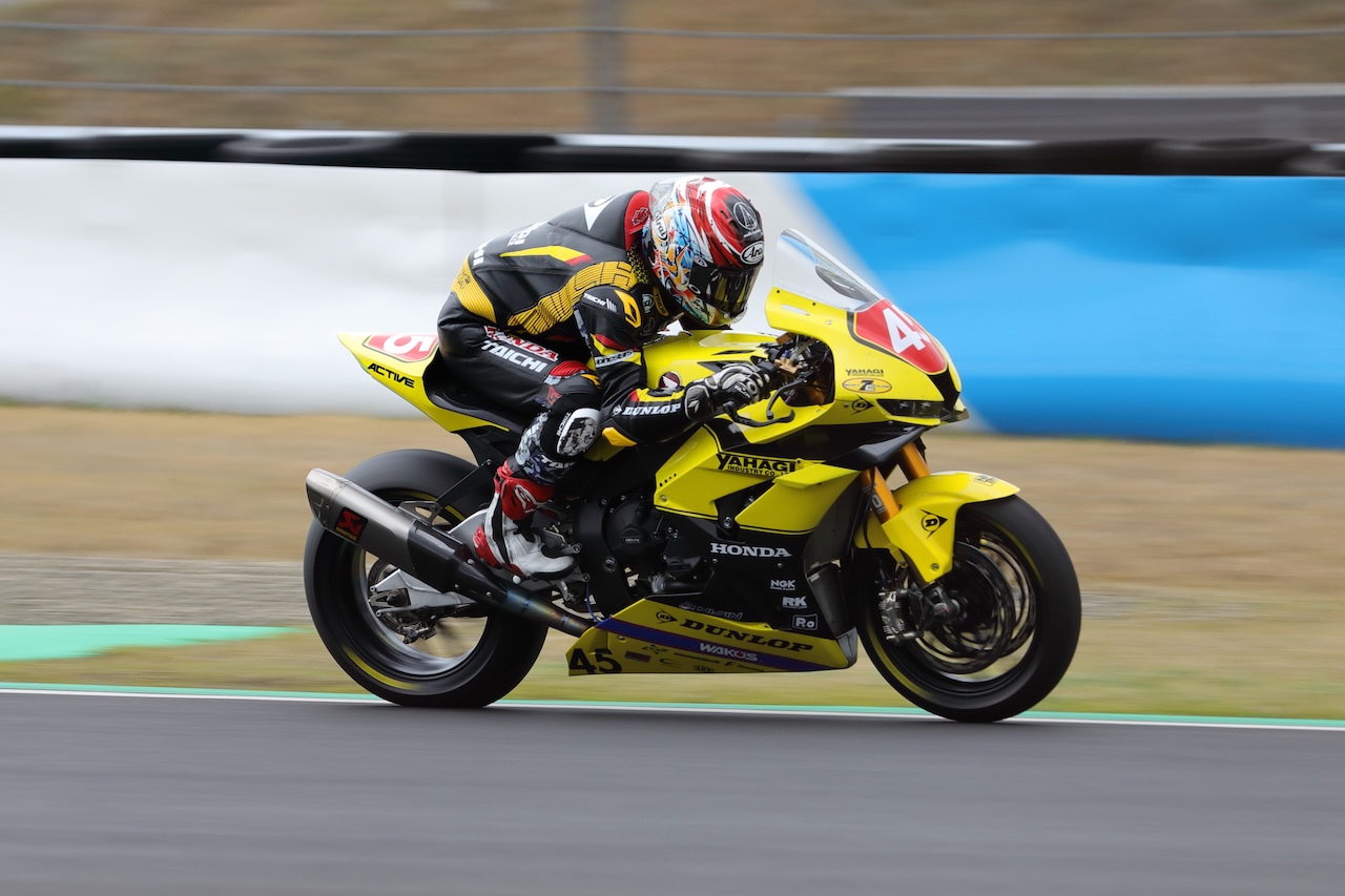 #45 DUNLOP Racing with YAHAGI 長島哲太選手 1