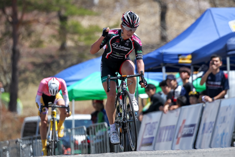 第8回JBCF群馬CSCロードレースDay-1 吉川美穂(LiveGARDEN BiciStelle)が優勝